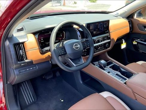 New 2026 Nissan Pathfinder Platinum FWD image 5
