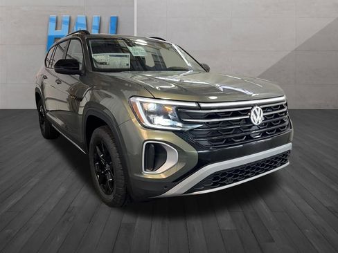 New 2026 Volkswagen Atlas Peak Edition AWD/4WD image 7