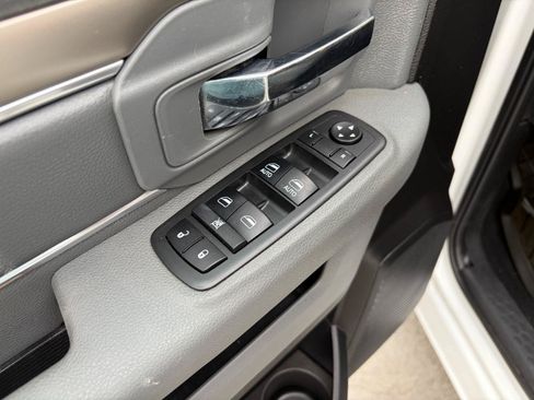 Used 2017 RAM 1500 Classic SLT AWD/4WD image 10