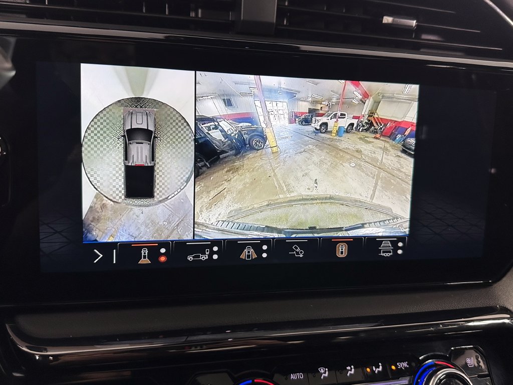 Used 2025 GMC Sierra 2500 AT4 w/ AT4 Premium Plus Package AWD/4WD image 18