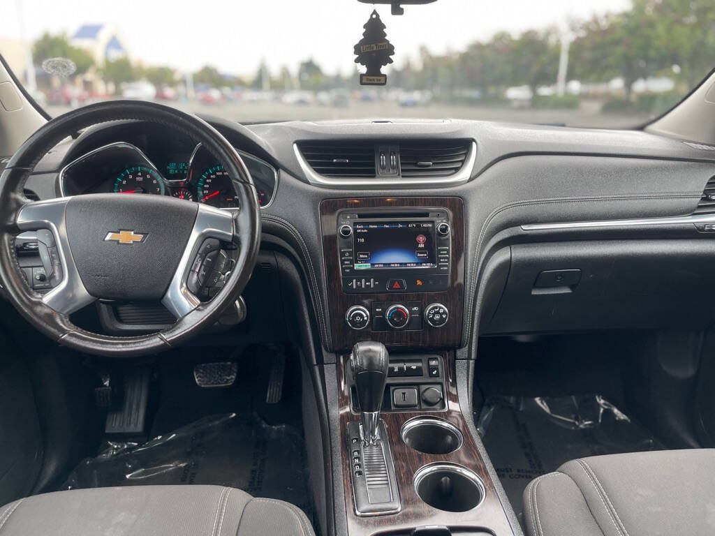 Used 2016 Chevrolet Traverse LT w/ True North Edition AWD/4WD image 9