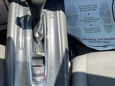 Used 2022 Honda HR-V EX image 12