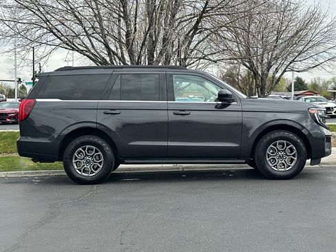 Certified 2025 Ford Expedition Active image 8