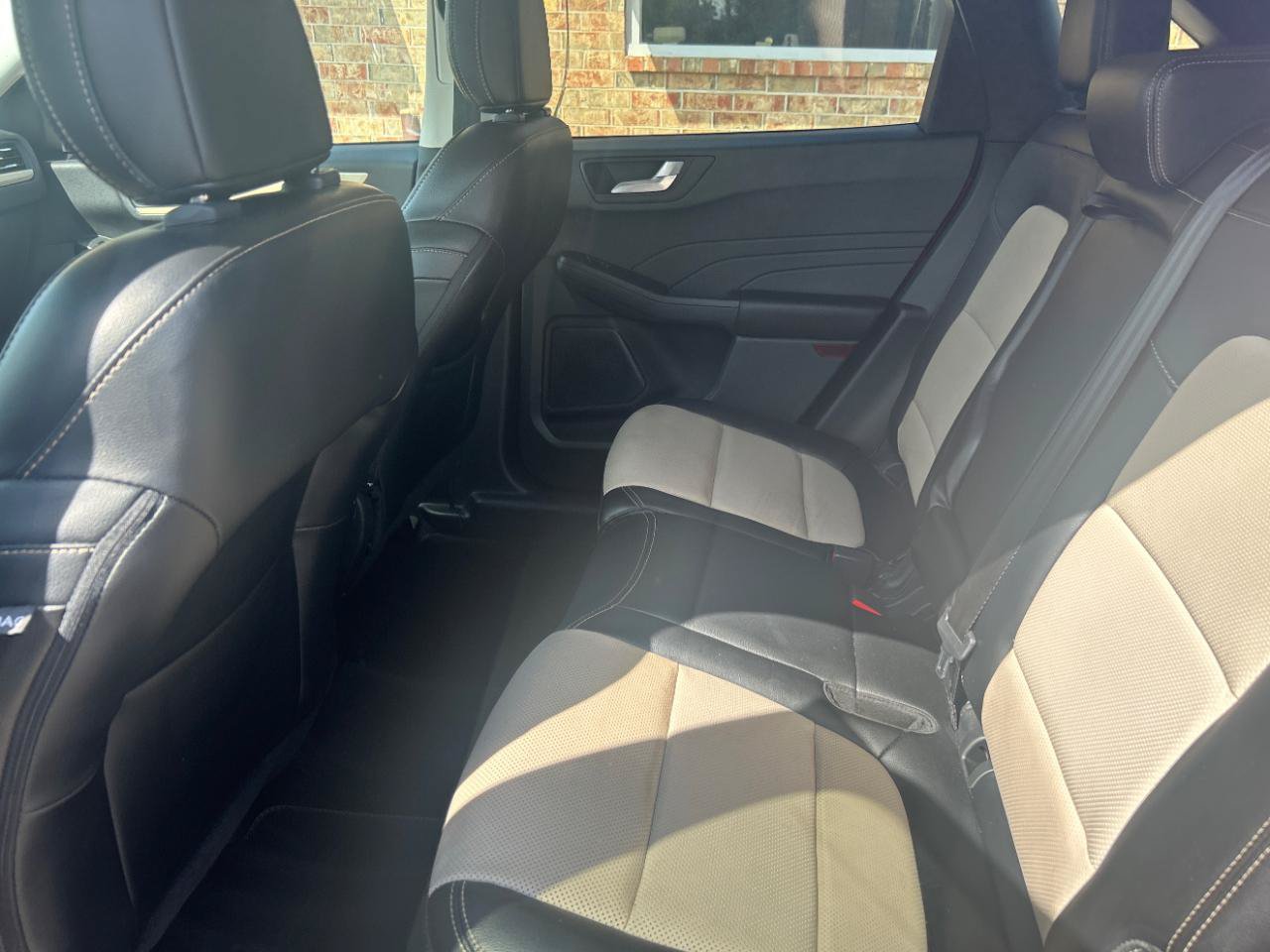 Used 2021 Ford Escape Titanium w/ Titanium Elite Package FWD image 22