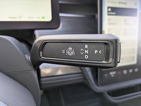 Used 2024 Rivian R1S Adventure image 12