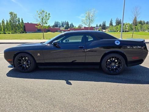 Used 2015 Dodge Challenger R/T Scat Pack w/ Leather Interior Group RWD image 2