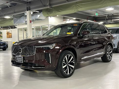 Used 2025 Volvo XC90 B6 Core w/ Climate Package AWD/4WD image 5