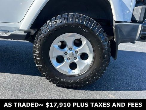 Used 2015 Jeep Wrangler Unlimited Sahara w/ Connectivity Group image 10