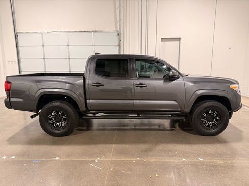 Used 2019 Toyota Tacoma SR w/ SR Convenience Package image 4