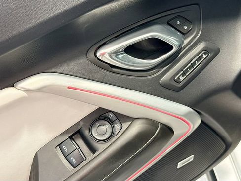 Used 2016 Chevrolet Camaro SS image 18
