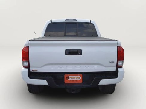 Used 2016 Toyota Tacoma TRD Sport w/ Towing Package RWD image 8