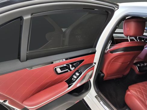 Used 2022 Mercedes-Benz S 580 4MATIC Sedan w/ AMG Line Package image 23