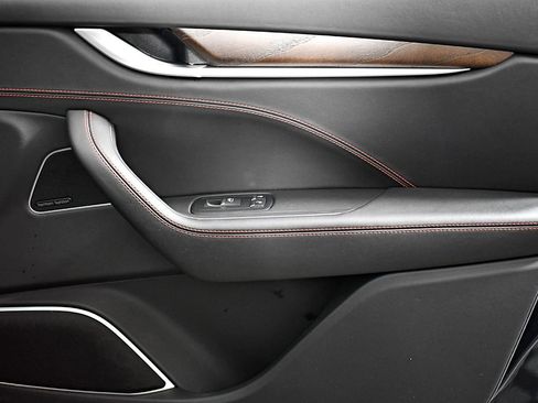 Used 2017 Maserati Levante S image 44