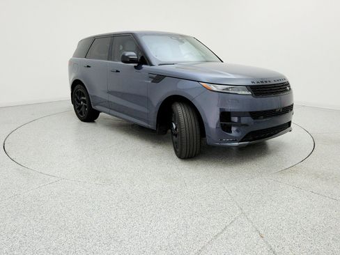 Used 2025 Land Rover Range Rover Sport Dynamic SE AWD/4WD image 3