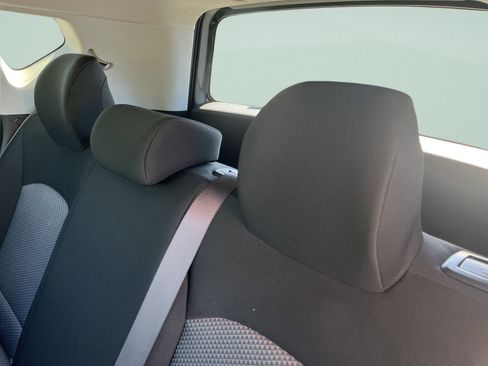 Used 2025 Kia Soul LX w/ LX Technology Package FWD image 21