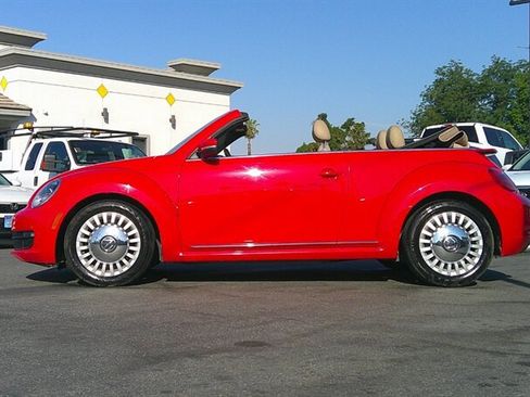 Used 2013 Volkswagen Beetle 2.5 FWD image 3