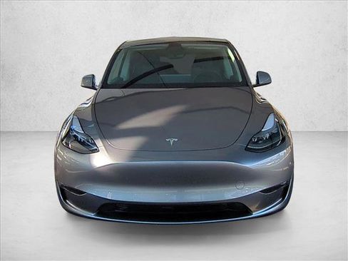 Used 2025 Tesla Model Y Long Range image 2