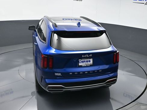 Certified 2022 Kia Sorento EX w/ Panoramic Sunroof Package image 55