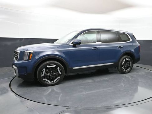 Used 2025 Kia Telluride S FWD image 33