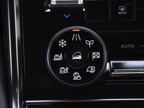 Used 2025 Nissan Armada PRO-4X image 15