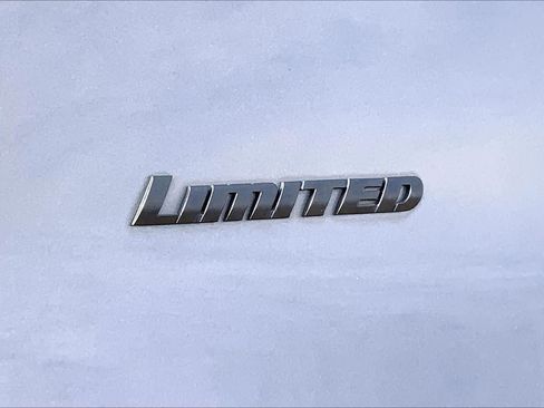 Used 2019 Toyota 4Runner Limited image 9