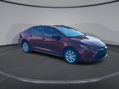 Used 2023 Toyota Corolla LE FWD image 2