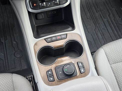 Certified 2021 GMC Acadia SLE w/ Driver Convenience Package image 20