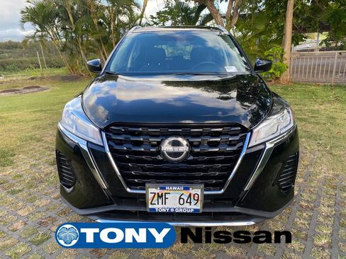 Used 2024 Nissan Kicks SV FWD image 2