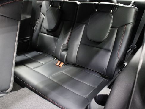 Used 2025 Ford Explorer ST-Line w/ ST-Line Street Pack AWD/4WD image 18