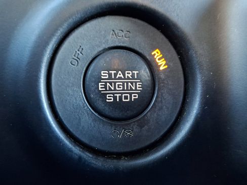 Certified 2022 Jeep Wrangler Unlimited Sahara image 23