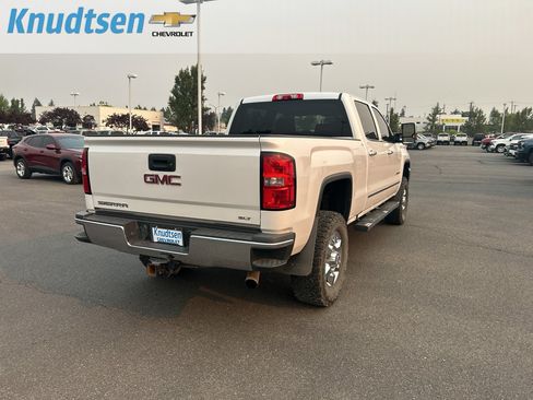 Used 2018 GMC Sierra 2500 SLT w/ Suspension Package, Off-Road AWD/4WD image 4