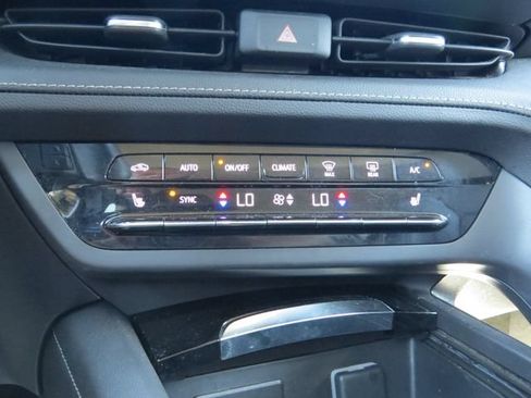 Used 2023 Buick Envision Essence FWD image 21