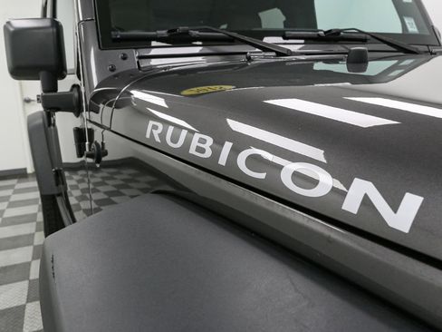 Used 2018 Jeep Wrangler Unlimited Rubicon w/ Dual Top Group image 7