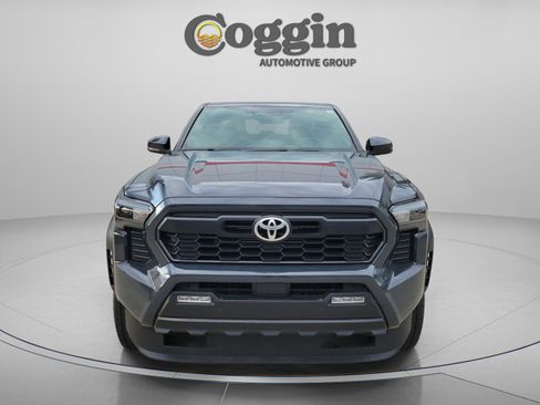 Used 2024 Toyota Tacoma TRD Off-Road image 5