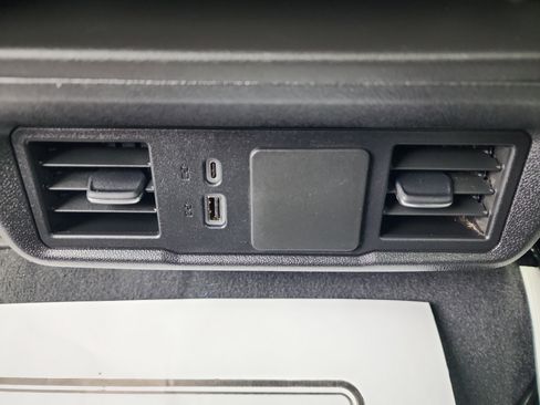 Certified 2024 Chevrolet Silverado 1500 Custom image 27