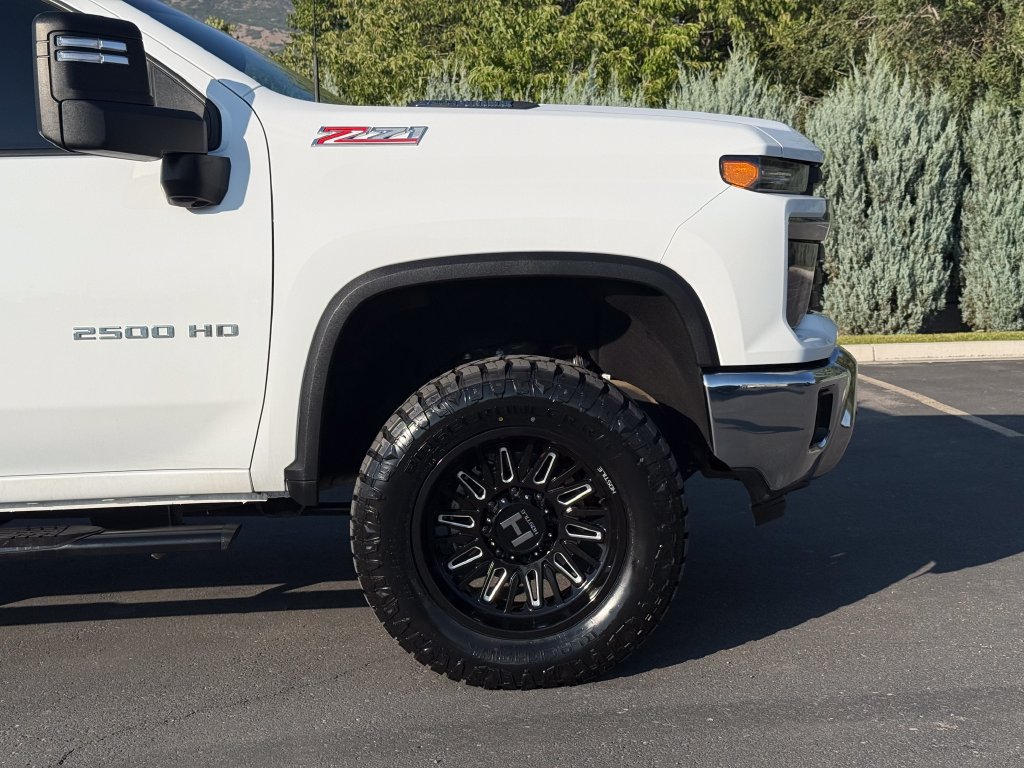 Used 2024 Chevrolet Silverado 2500 LT w/ Convenience Package AWD/4WD image 6