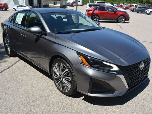 Used 2023 Nissan Altima 2.5 SL AWD/4WD image 4