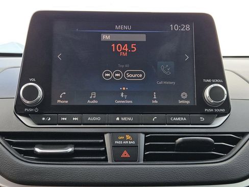 Used 2022 Nissan Altima 2.5 SV w/ SV Premium Package FWD image 12