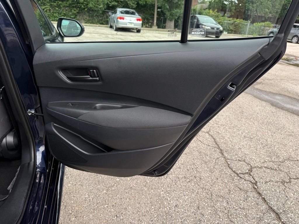 Used 2025 Toyota Corolla LE FWD image 37