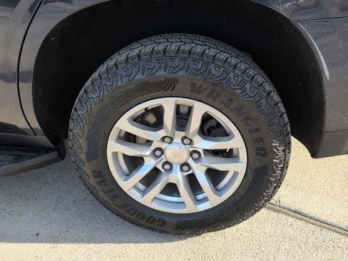 Used 2023 Chevrolet Tahoe LT image 3