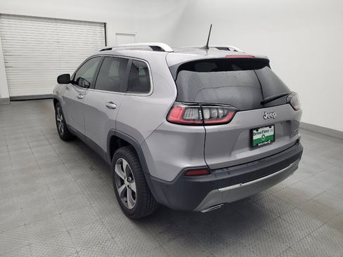 Used 2019 Jeep Cherokee Limited w/ Luxury Group FWD image 5