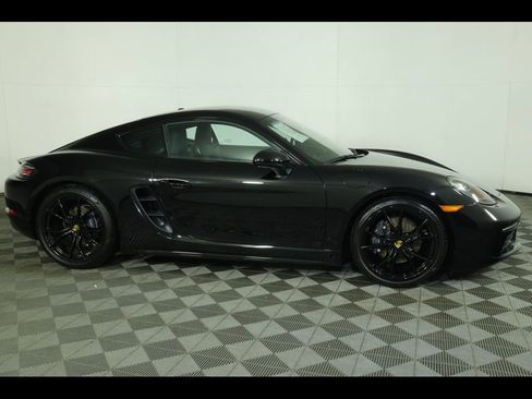 Used 2025 Porsche 718 Cayman RWD image 13