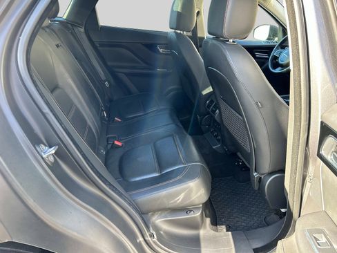 Used 2017 Jaguar F-PACE Prestige image 13