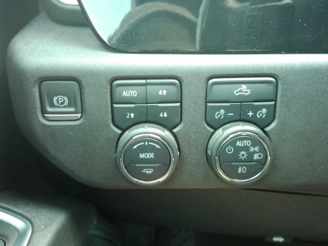 Used 2022 Chevrolet Silverado 1500 RST w/ Z71 Off-Road Package AWD/4WD image 35