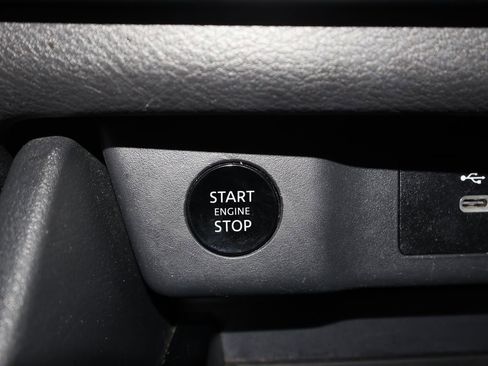 Used 2025 Nissan Rogue SV image 16