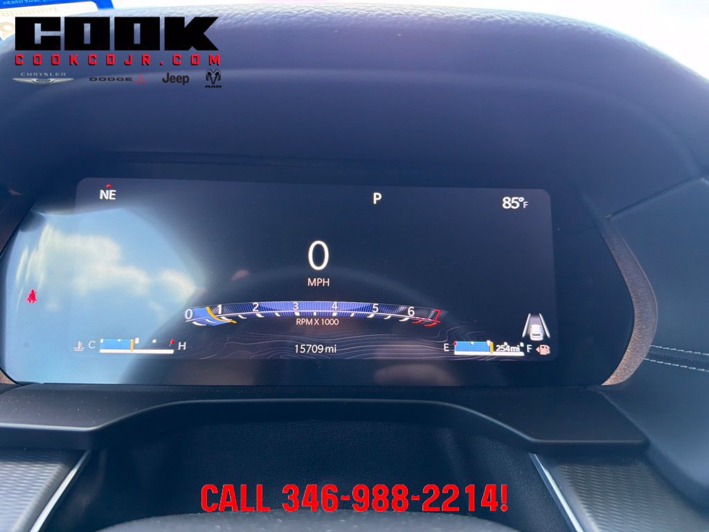 Used 2025 Jeep Grand Cherokee L Altitude AWD/4WD image 13