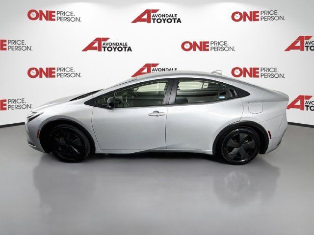 Certified 2025 Toyota Prius LE FWD image 5