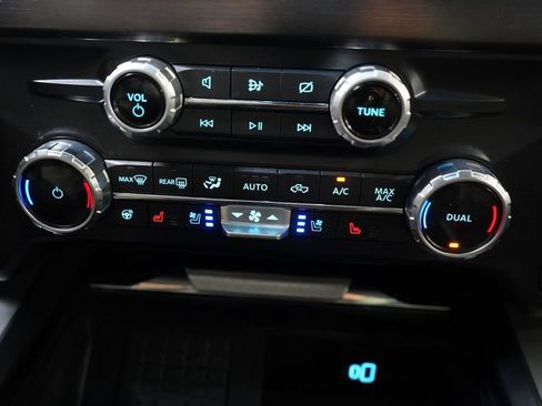 Used 2024 Ford F250 Lariat w/ Lariat Ultimate Package AWD/4WD image 47