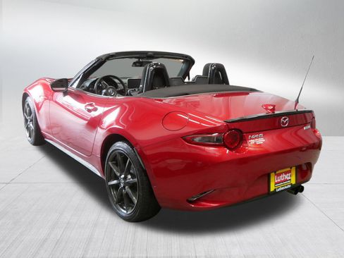 Used 2016 MAZDA MX-5 Miata Club RWD image 4
