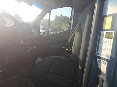 Used 2019 Mercedes-Benz Sprinter 144 image 5